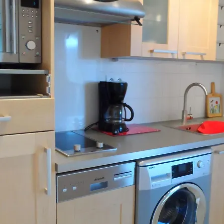 - 2p Proche Avec Balcon Et Parking - Fr-1-487-292