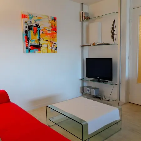 - 2p Proche Avec Balcon Et Parking - Fr-1-487-292 شقة *